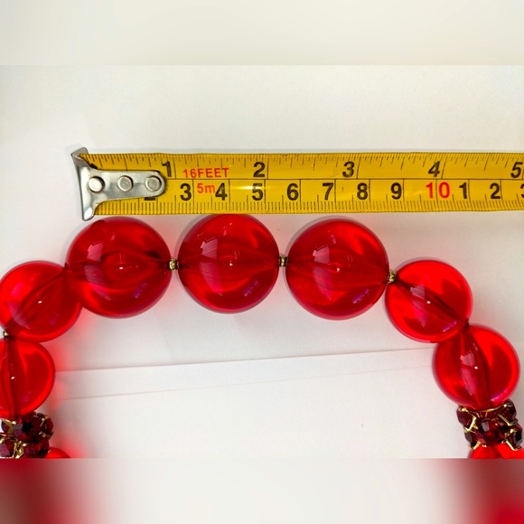 KATE SPADE RED BOWERY BALL LUCITE NECKLACE WITH RED CRYSTAL ACCENTS - Picture 5 of 9